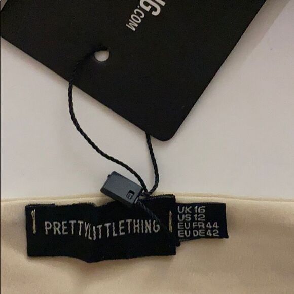 Pretty little thing    - Picture 4 of 4